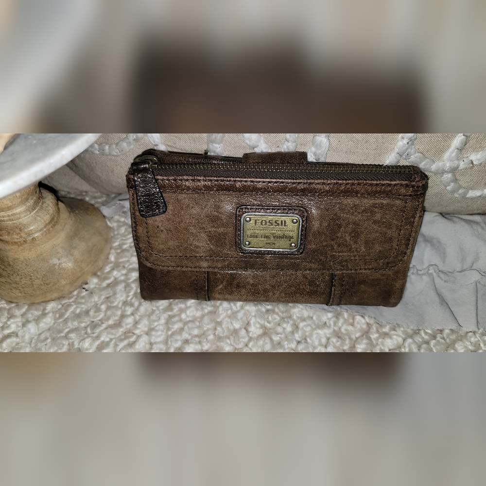 *SOLD* VINTAGE FOSSIL WALLET